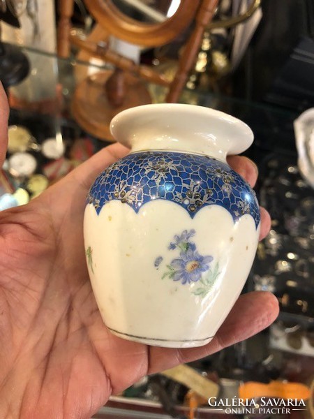 Bavaria, régi német porcelán vázácska, 10 cm-es magasságú