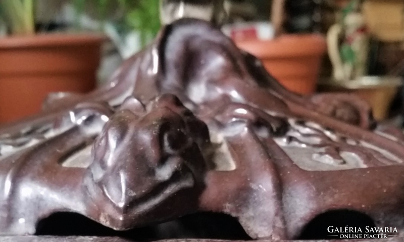 Antik sárkány motívumos öntöttvas parázsfogó ,kályha ,kandalló elé széntartó
