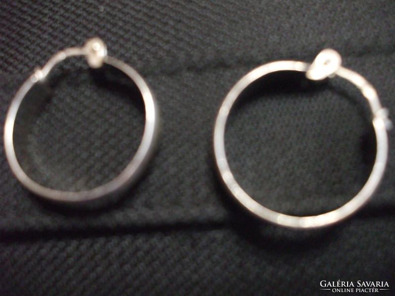 Silver hoop earrings 2 cm in diameter