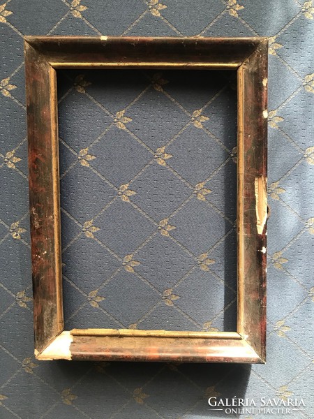 Wooden picture frame. Xx. Sat. First half. With minor injuries. Size: 20x14 cm inside is gilded.