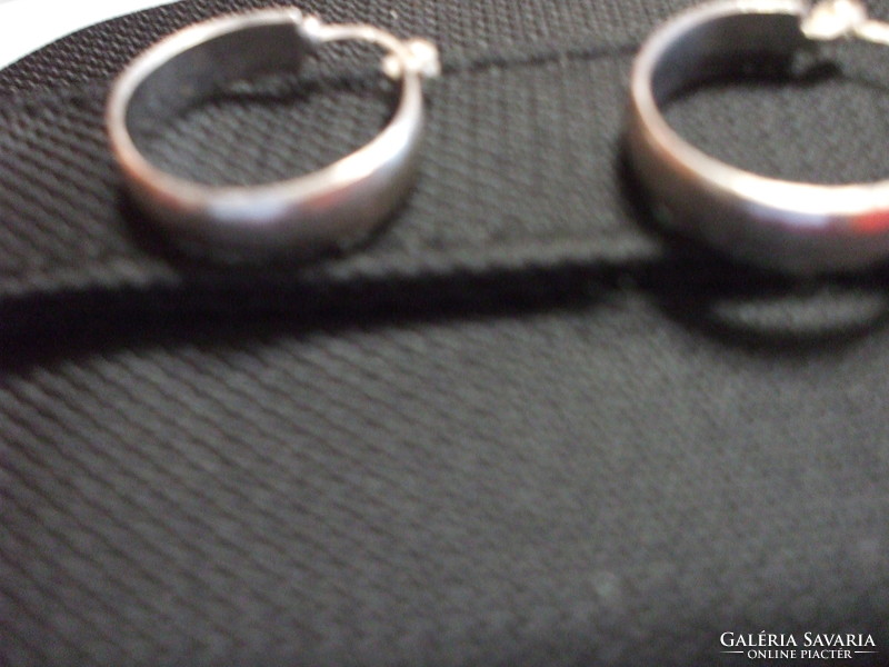 Silver hoop earrings 2 cm in diameter