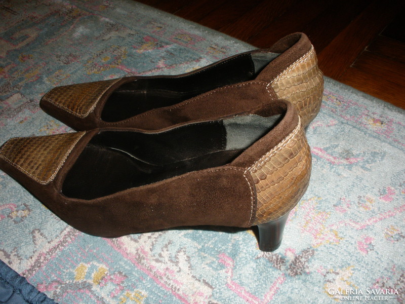 Vera pelle is very pretty, comfortable shoes