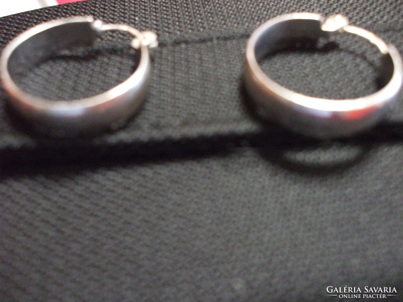 Silver hoop earrings 2 cm in diameter