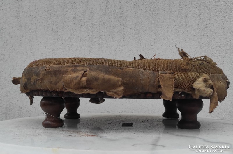 Làbzsàmoly láb tartó cica szék lábtartó antik kisbútor legalább 100 éves