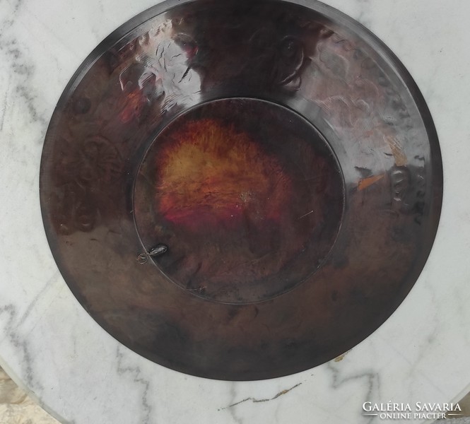 Beautiful ornate red brass wall dish wall bowl but also serving as a centerpiece! 38 Cm !!