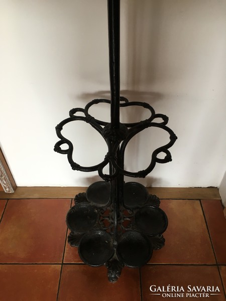 Art Nouveau cast iron hanger for sale in perfect condition