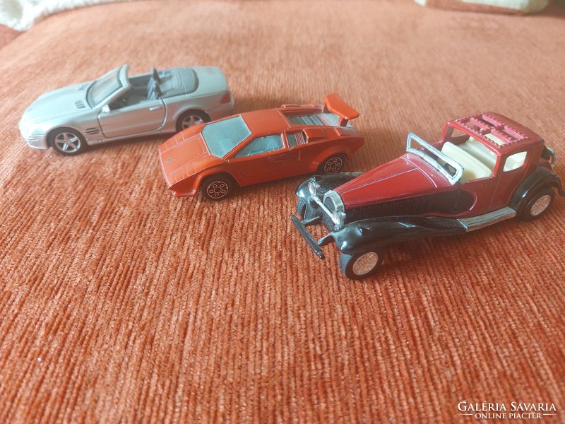 Lamborghini, mercedes matchbox 3 db!