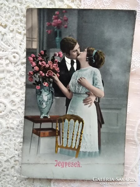 Antique colored romantic postcard / photo card for couple in love, engaged couple, kissing 1910s