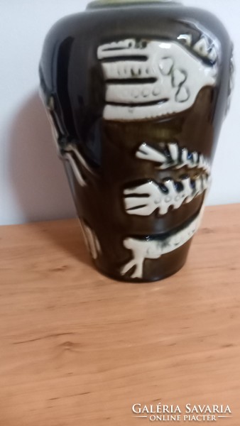 Embossed deer ceramic vase
