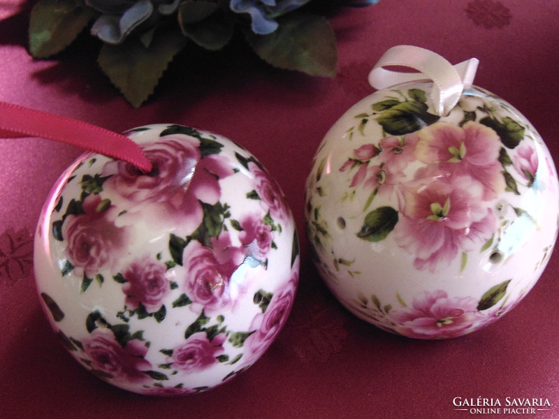 Rózsamintás porcelán illatosító gömb, potpourri tartó  2 db