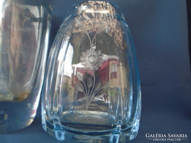 2 pcs Swedish costa crystal vase in light blue with beautiful engraving of heavy pieces of nearly 2 kg