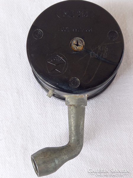 Original Soviet pressure gauge for shingles