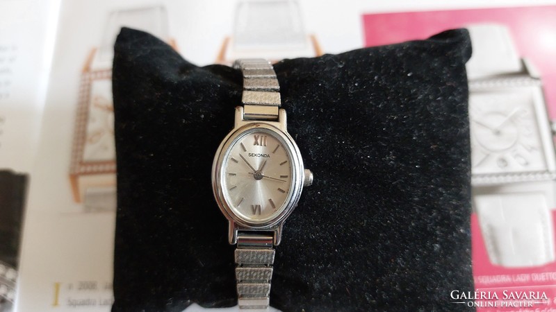 (K) beautiful women's seconds quartz watch
