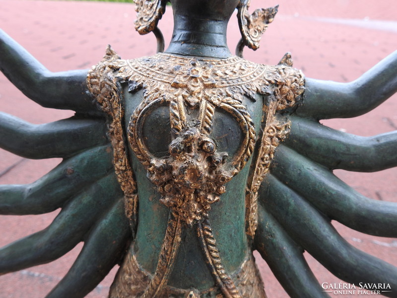 Vasudhara - Aranyozott nagy bronz szobor