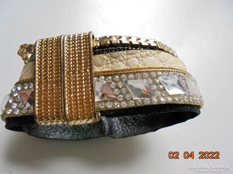 Clown, multi-leather cuff bracelet with magnetic clasp. With pearls and gilded metal decorative elements
