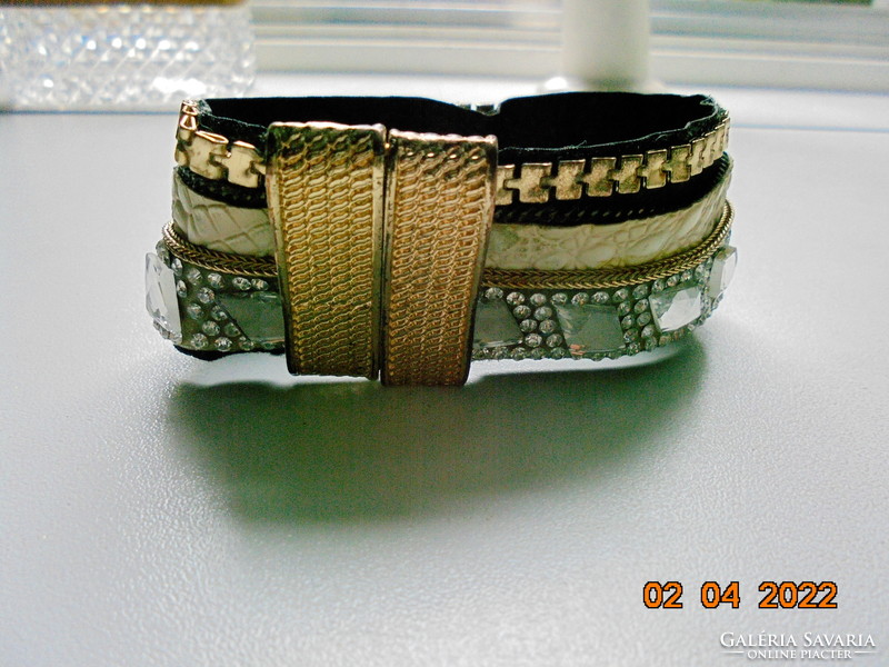 Clown, multi-leather cuff bracelet with magnetic clasp. With pearls and gilded metal decorative elements