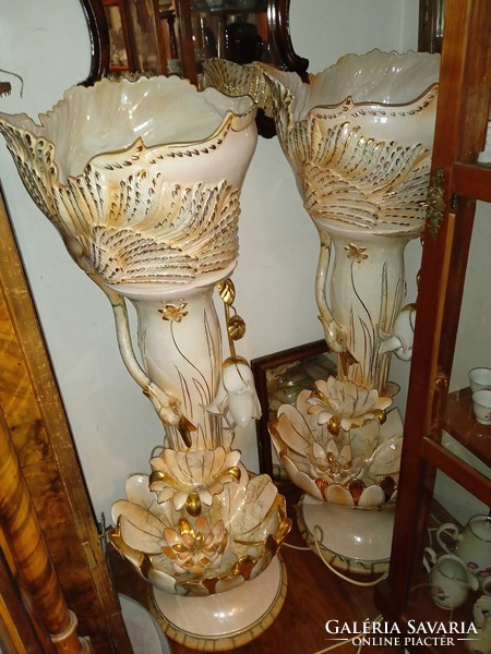Gianni Lorenzon egyedi porcelán kaspó,szökőkút, lámpa, 160 cm magas