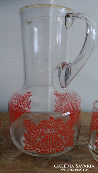 Wet wine glass jug with 4 glasses decorated with retro red tulips with folk pattern and gold stripe