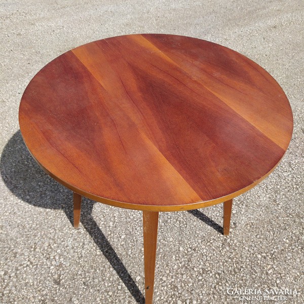 1960-as években készült asztalka