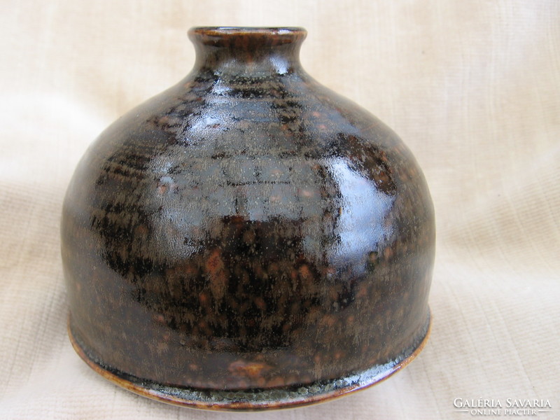 Szignált studio kerámia barna váza