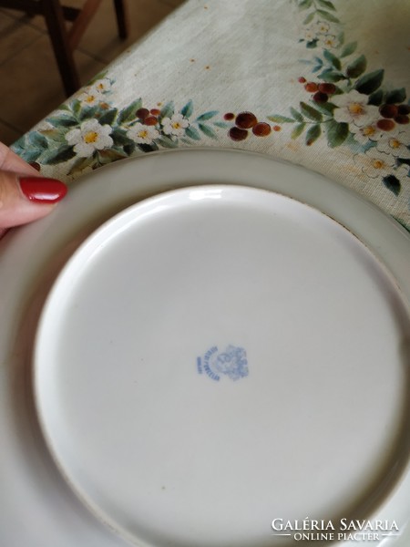 Porcelain soup bowl 3 small plates for sale! Great Plain porcelain bowl + 3 plates for sale!