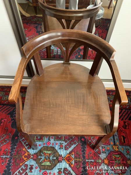 Art deco armchair, 100 years old, in excellent condition