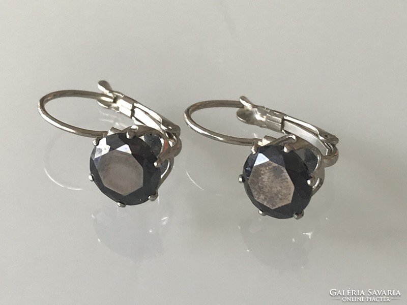 Hematite earrings with polished stone