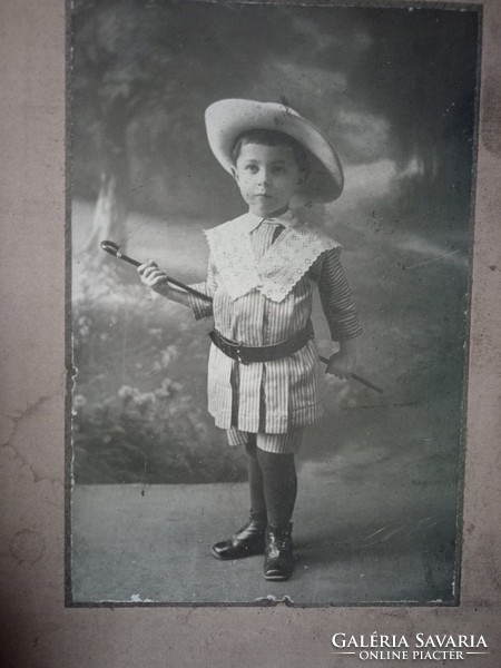 Antique photo of a little boy from the early 1900s - gyula and tsa knöpfler. Photography studio