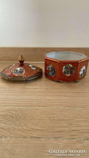 Japanese porcelain box