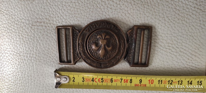 Bronze belt buckle hungaria scout sign in bronze looks old! Not an award badge