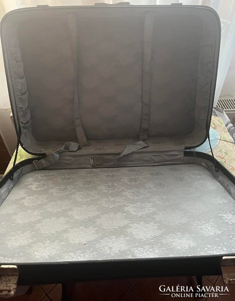 Retro travel bag suitcase 70s