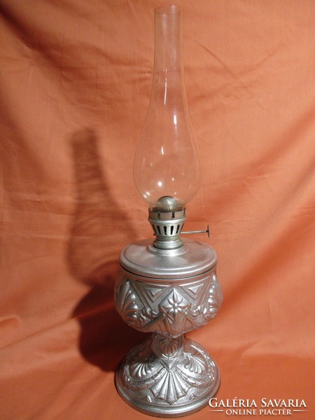 Cast aluminum working kerosene lamp