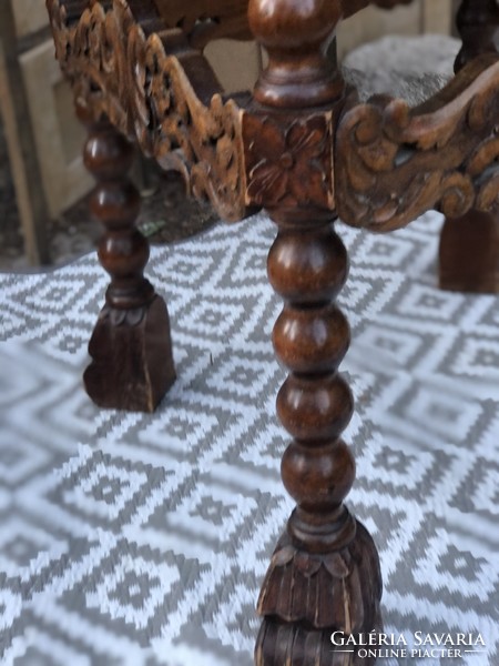 Special, richly carved, Neo-Renaissance, saloon or dining table, part of a set