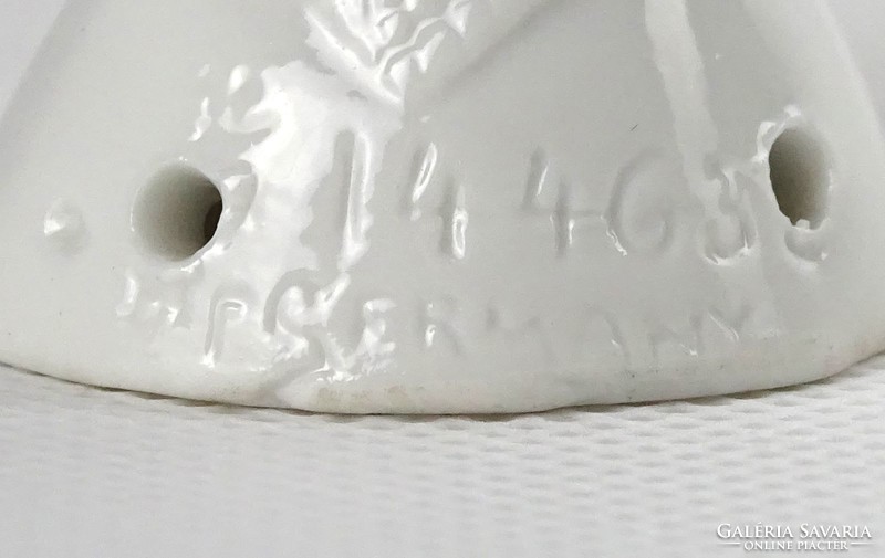 1I044 Antik német porcelán teababa 10.5 cm