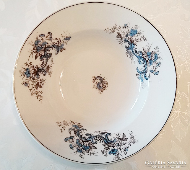 Old vintage porcelain wall plate decorative plate floral plate 23 cm