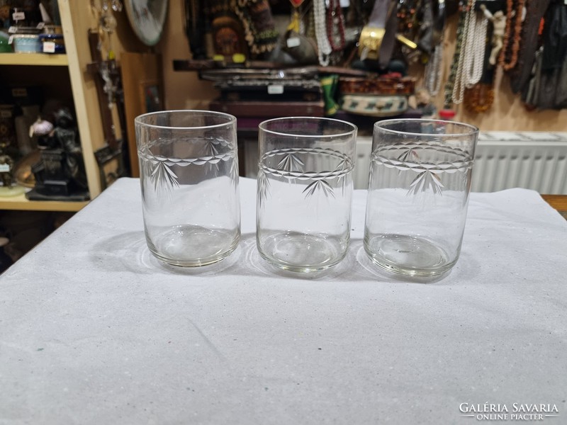 3 pieces of polished glass