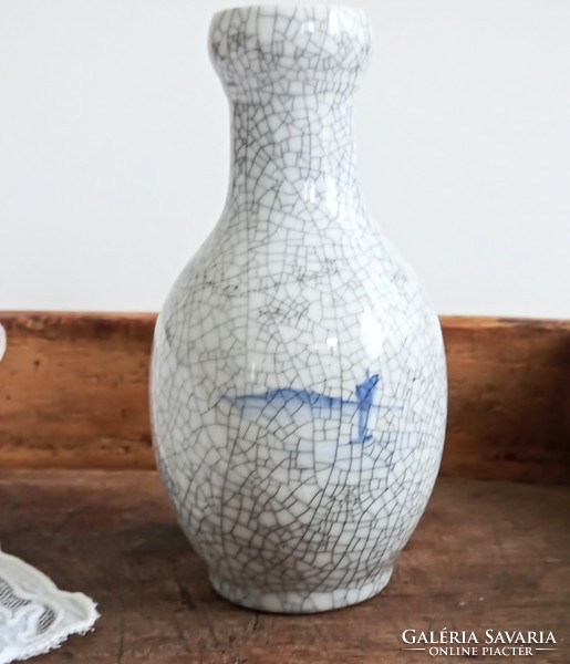 Chinese cracked glazed small vase 12cm