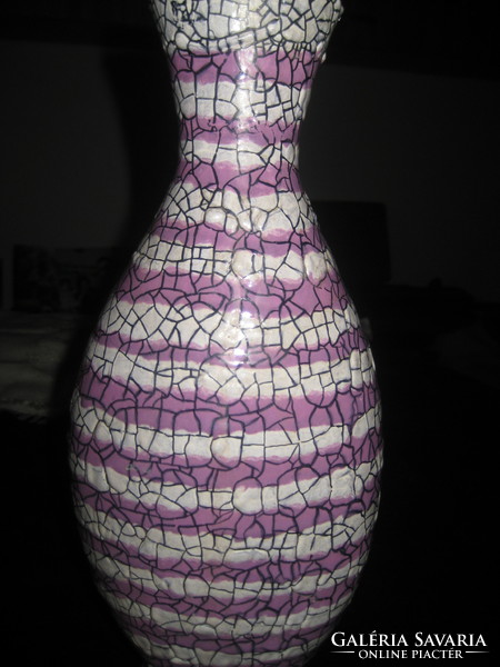 Gorka Géza váza , 29 cm , alján jelzés  ami  nehezen fotózható , viszonylag ritkán  látható   tárgy