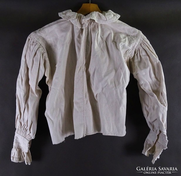 1I146 antique folk costume linen shirt