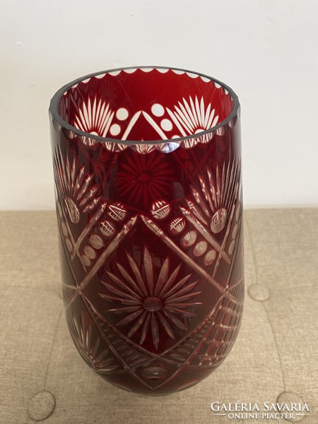 Burgundy polished crystal vase a11