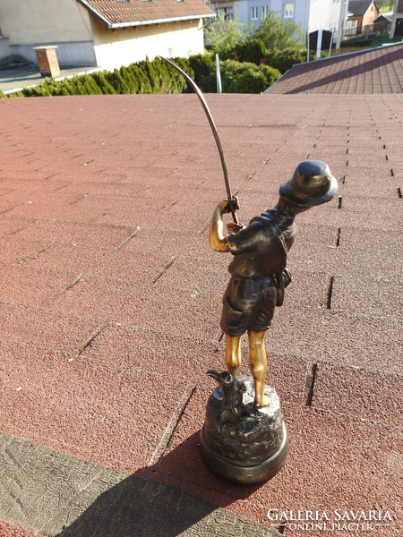 Bronz horgász fiú kisplasztika - szobor