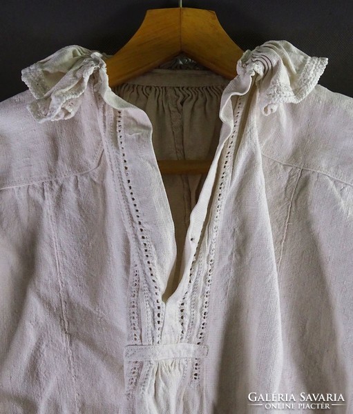 1I146 antique folk costume linen shirt