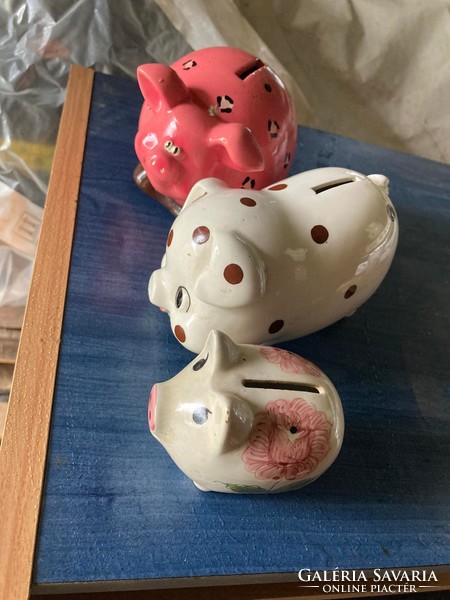 Money box porcelain piglets in one