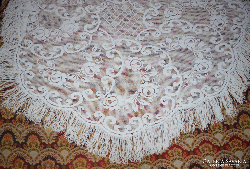 Thread lace tablecloth with tassels