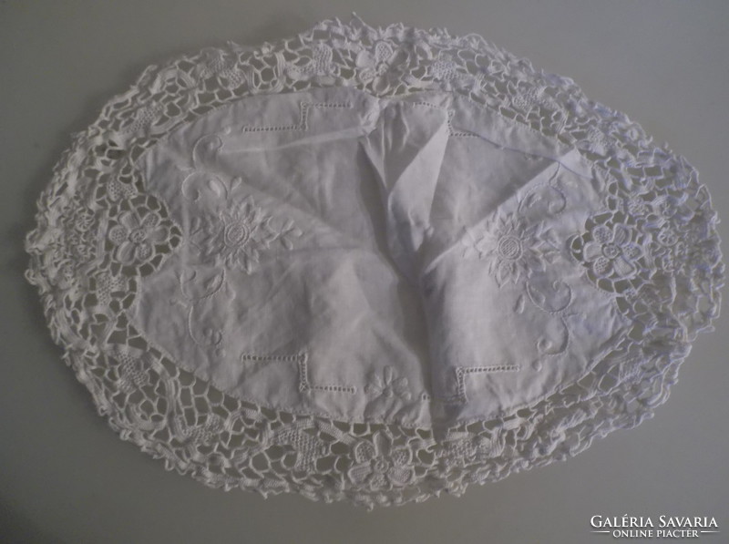 Risel - tablecloth - needlework - snow white - 38 x 27 cm - flawless