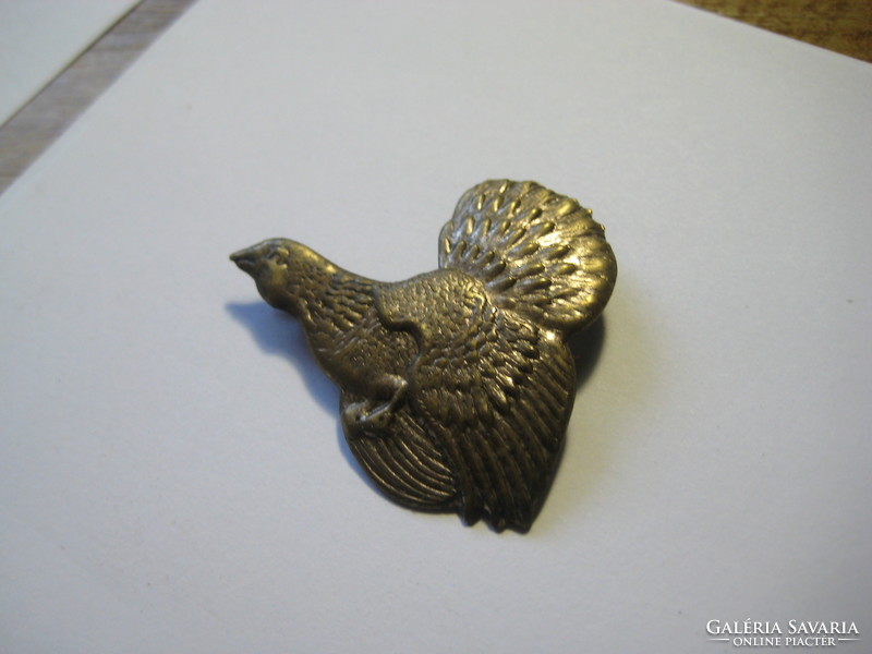 Hunter hat badge, grouse rooster, yellow copper 35 mm