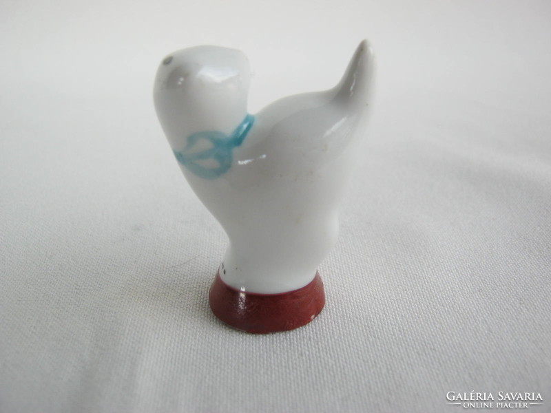 Retro ... Raven house porcelain figurine nipple mini kitten cat