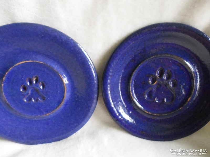 Royal blue small plate with 4 pieces of cat and kitten paw pattern