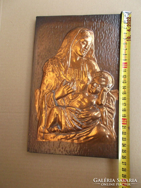 Anya gyermekével - Régi, vörösréz dombornyomott díszítésű  falikép  ---1---