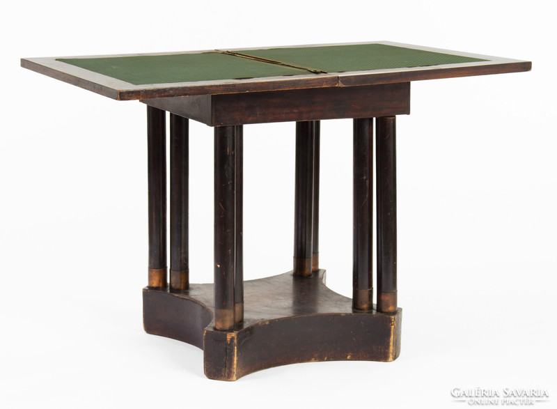 Art Nouveau play table